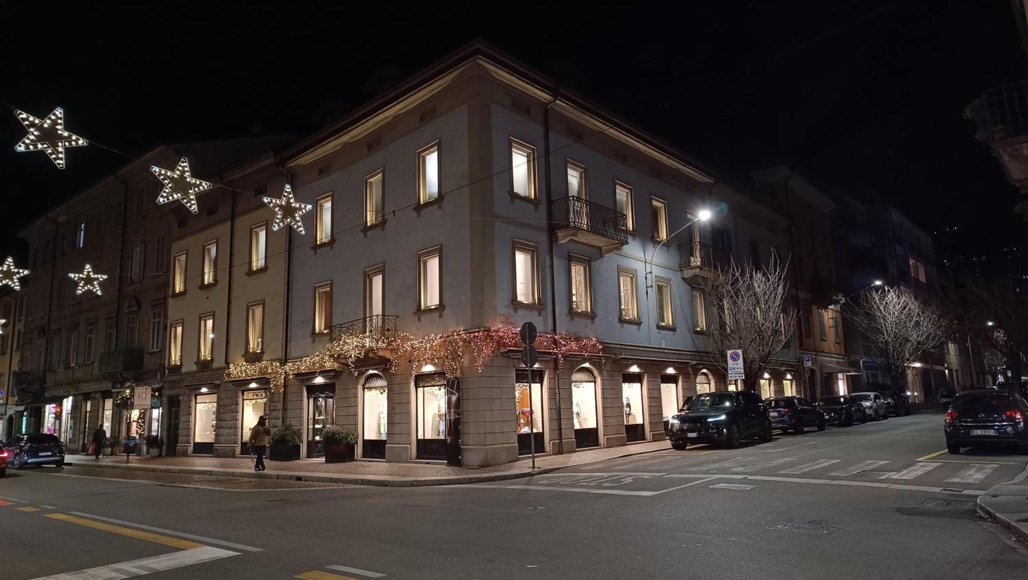 Appartamento Aleph With Private Parking, Next Train Station Como Kültér fotó